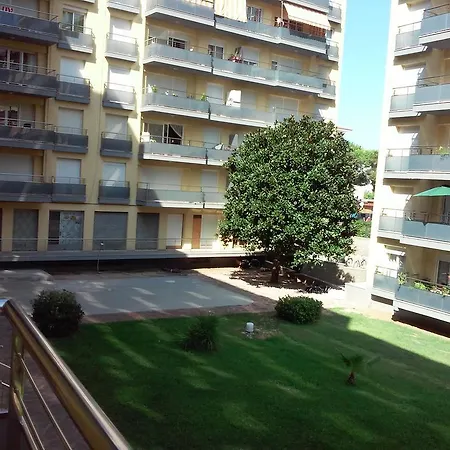 Montserrat Apartment *