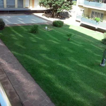 Montserrat Apartment